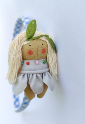 Diadema para niña vestida de Hawaiana