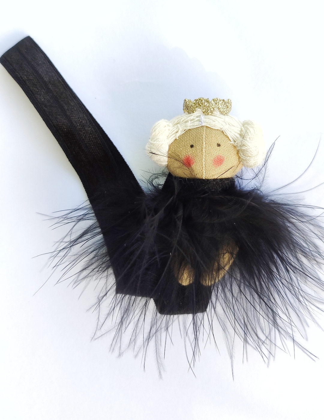 Diadema-con-muñeca-vestida-con-plumas-de-marabú Diadema-con-muñeca-vestida-con-plumas-de-marabú