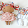 Muñeca artesanal, hecha a mano. Muñecas confeccionadas con telas Tilda cien por cien algodón. Estan confeccionadas con telas muy coloridas que llaman la atención