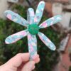 Diadema para niñas. Base verde con flores
